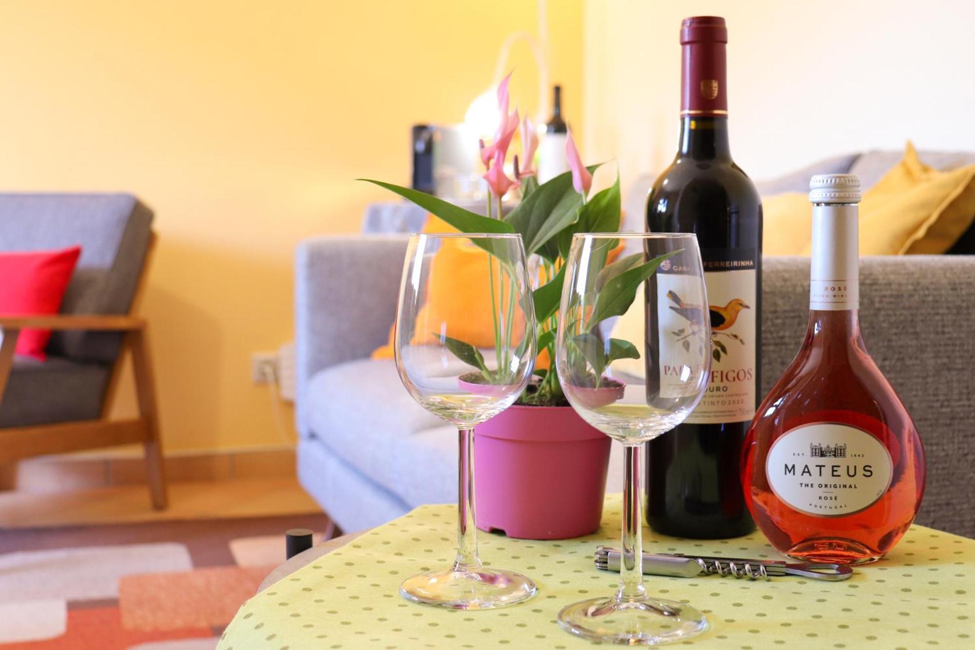 Villa Eber - Independent 1 & 2 Bedroom Apartments, Pool, Air Con, Fast Wi-Fi, Near Old Town Of Albufeira And Beaches מראה חיצוני תמונה