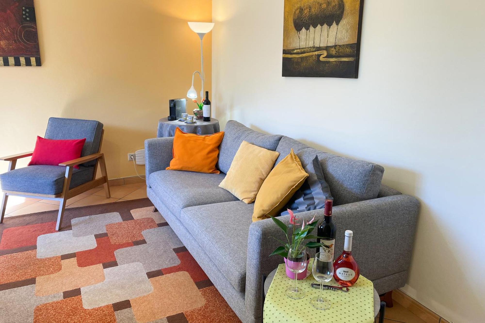 Villa Eber - Independent 1 & 2 Bedroom Apartments, Pool, Air Con, Fast Wi-Fi, Near Old Town Of Albufeira And Beaches מראה חיצוני תמונה