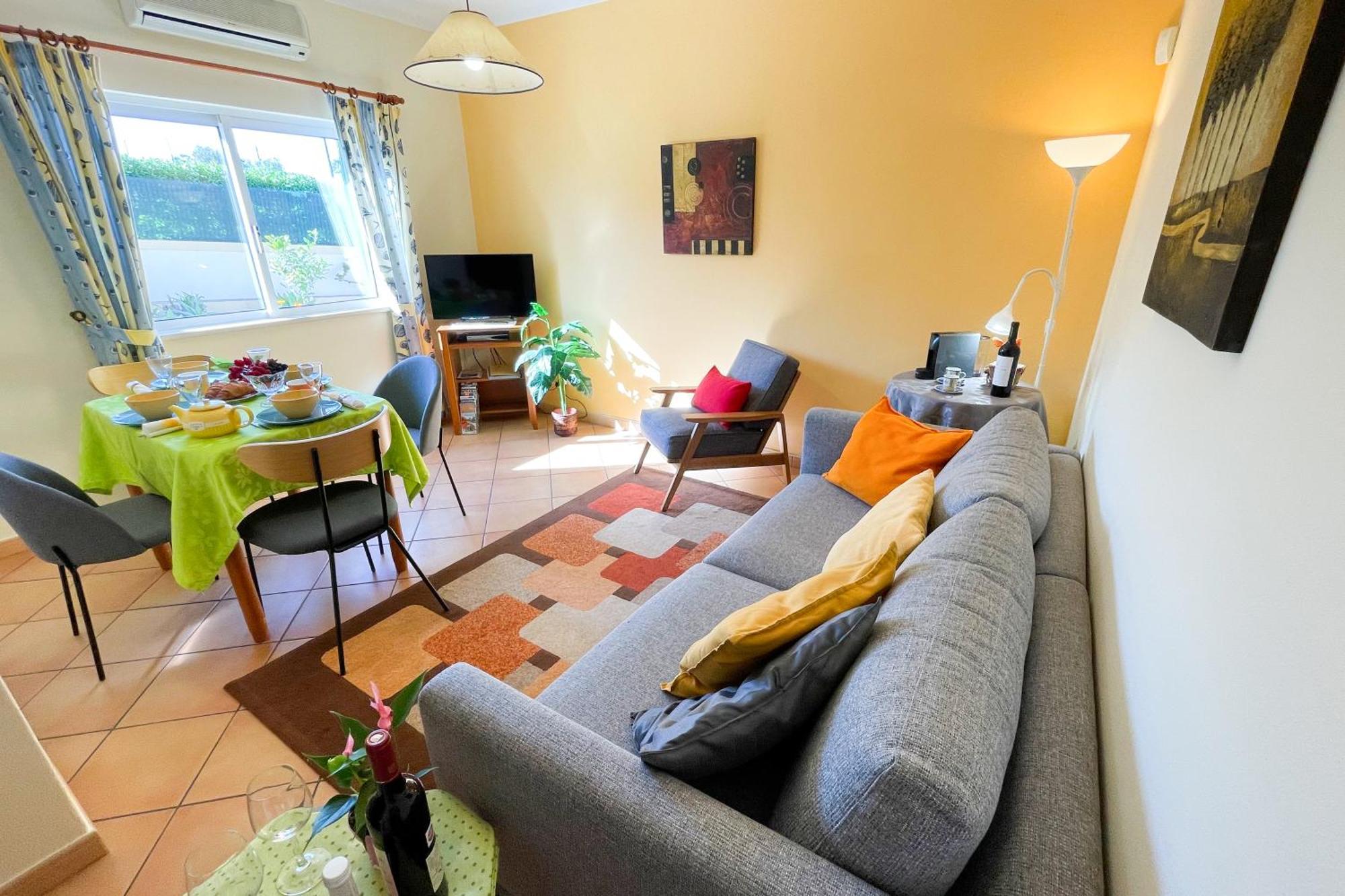 Villa Eber - Independent 1 & 2 Bedroom Apartments, Pool, Air Con, Fast Wi-Fi, Near Old Town Of Albufeira And Beaches מראה חיצוני תמונה
