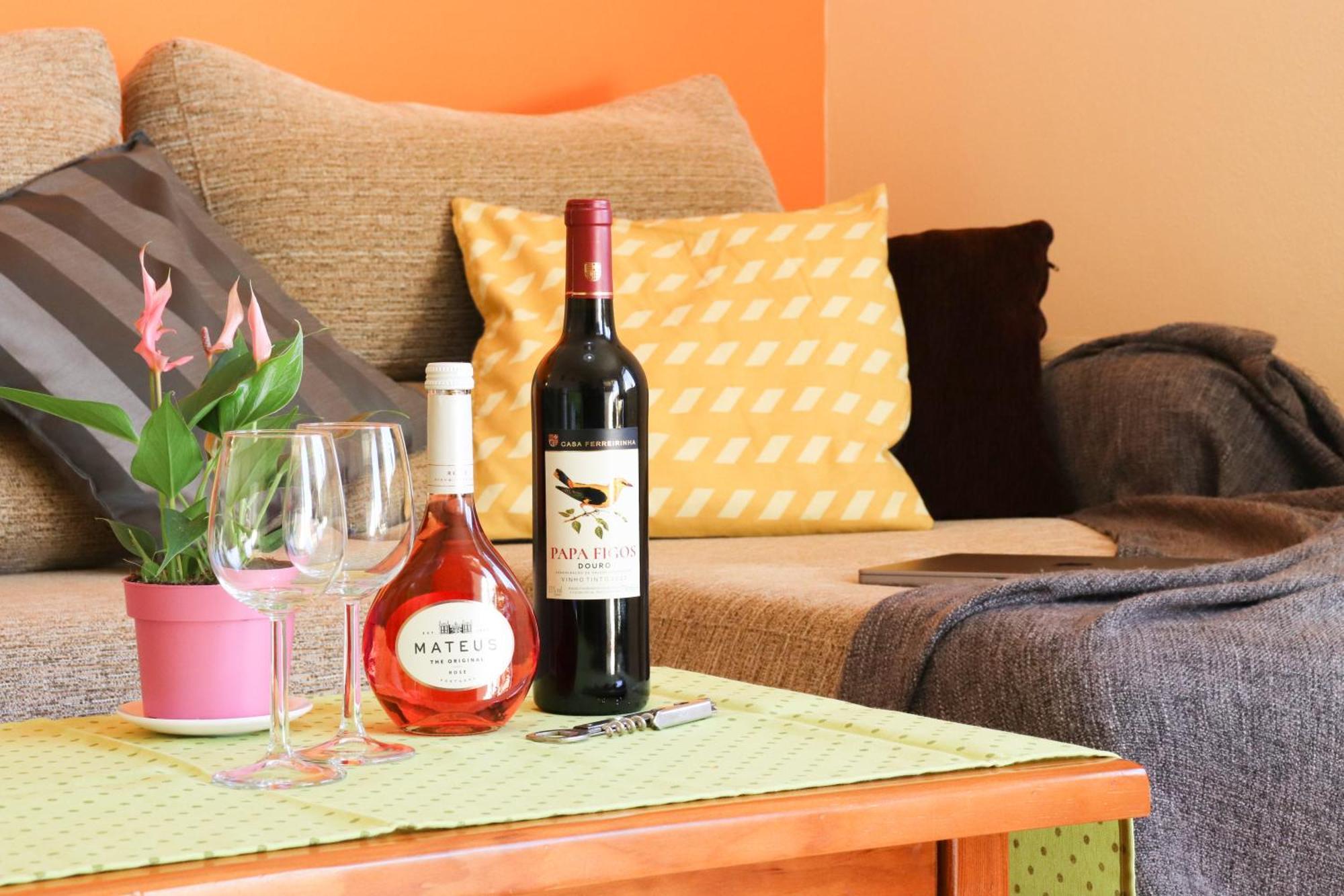 Villa Eber - Independent 1 & 2 Bedroom Apartments, Pool, Air Con, Fast Wi-Fi, Near Old Town Of Albufeira And Beaches מראה חיצוני תמונה
