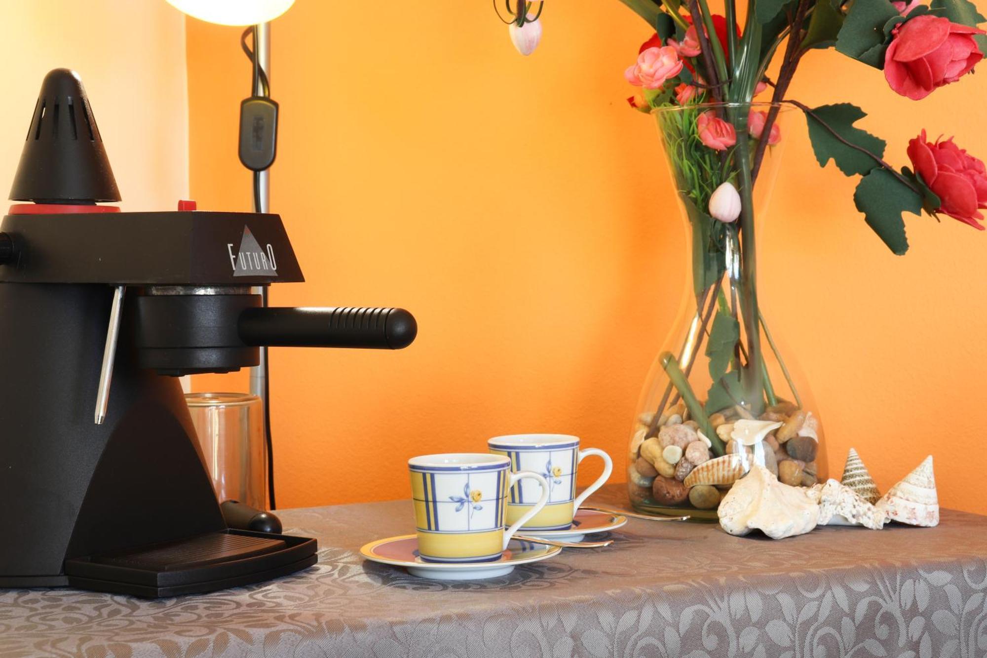 Villa Eber - Independent 1 & 2 Bedroom Apartments, Pool, Air Con, Fast Wi-Fi, Near Old Town Of Albufeira And Beaches מראה חיצוני תמונה