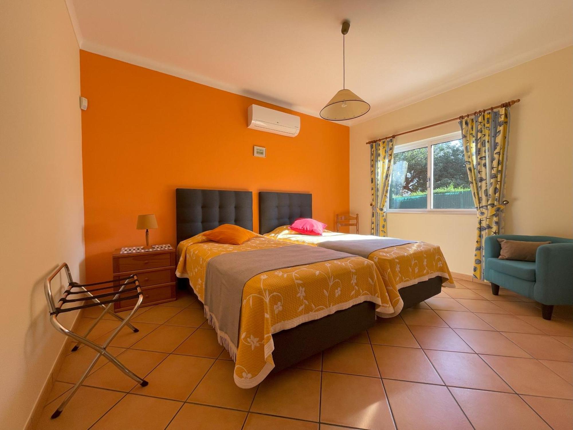Villa Eber - Independent 1 & 2 Bedroom Apartments, Pool, Air Con, Fast Wi-Fi, Near Old Town Of Albufeira And Beaches מראה חיצוני תמונה