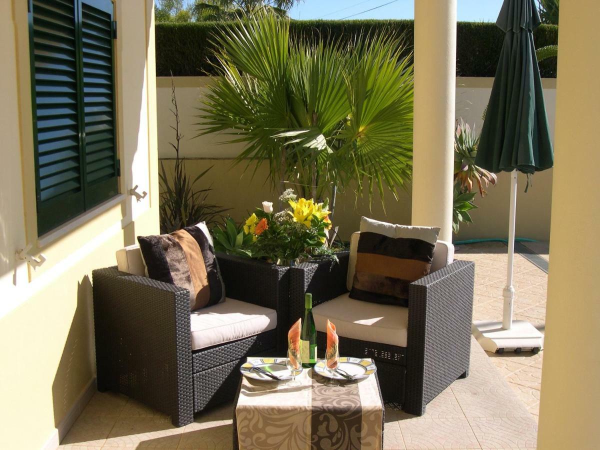 Villa Eber - Independent 1 & 2 Bedroom Apartments, Pool, Air Con, Fast Wi-Fi, Near Old Town Of Albufeira And Beaches מראה חיצוני תמונה