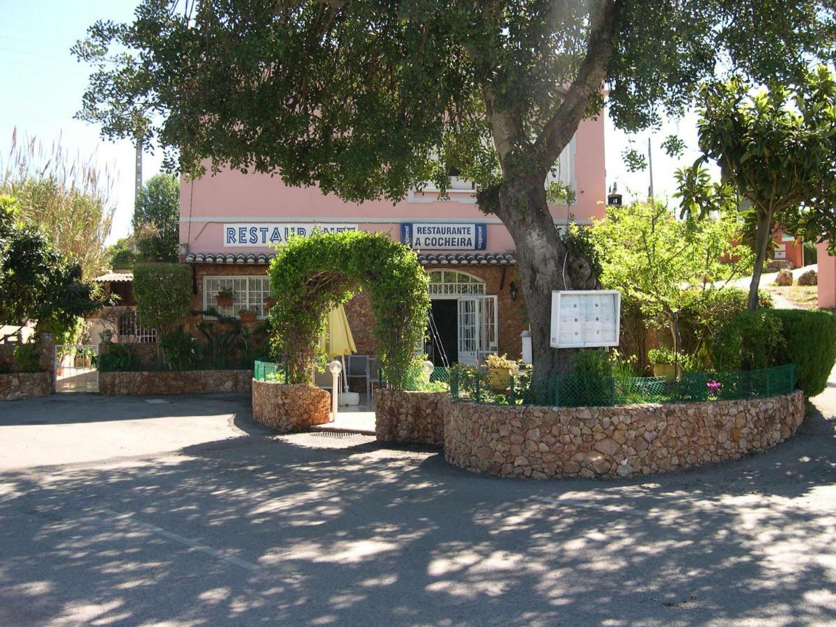 Villa Eber - Independent 1 & 2 Bedroom Apartments, Pool, Air Con, Fast Wi-Fi, Near Old Town Of Albufeira And Beaches מראה חיצוני תמונה