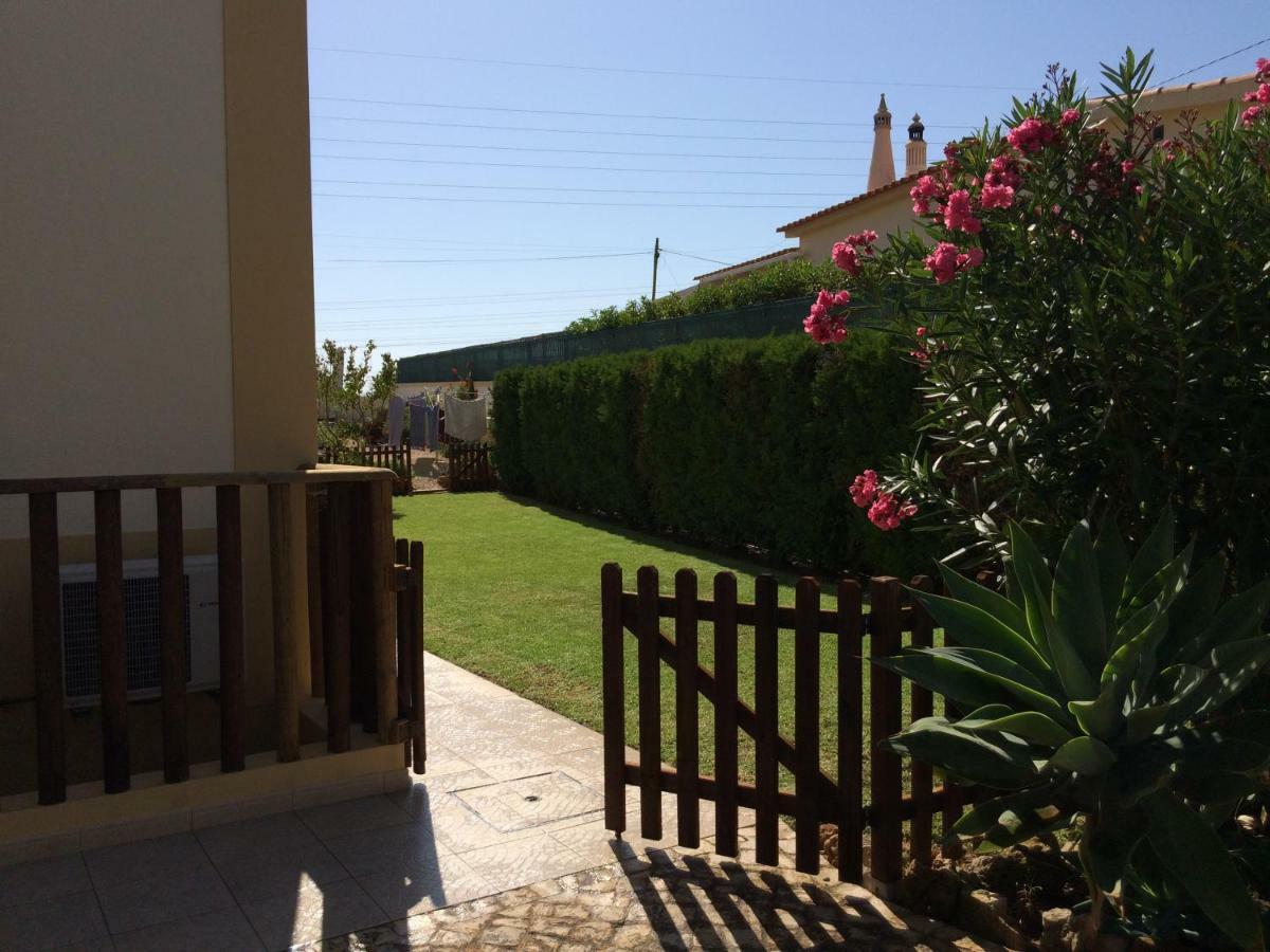 Villa Eber - Independent 1 & 2 Bedroom Apartments, Pool, Air Con, Fast Wi-Fi, Near Old Town Of Albufeira And Beaches מראה חיצוני תמונה
