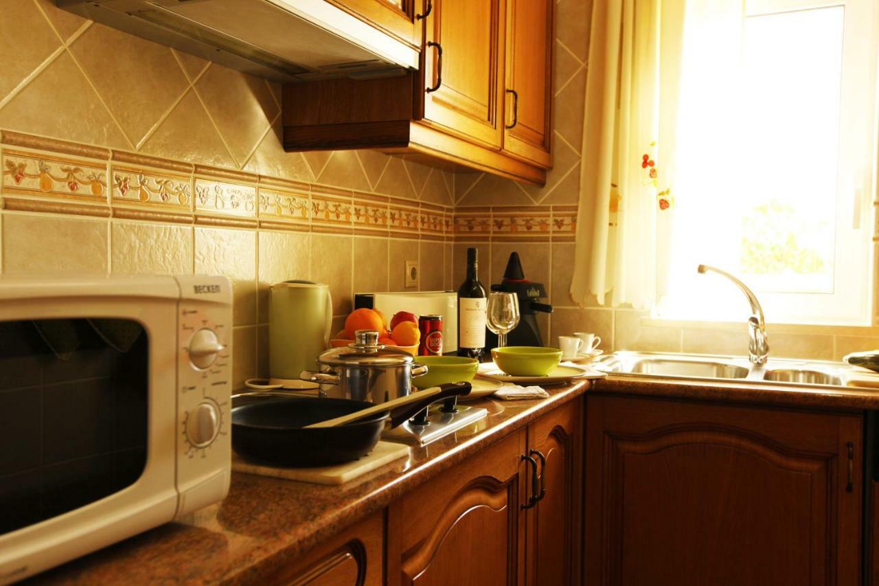 Villa Eber - Independent 1 & 2 Bedroom Apartments, Pool, Air Con, Fast Wi-Fi, Near Old Town Of Albufeira And Beaches מראה חיצוני תמונה