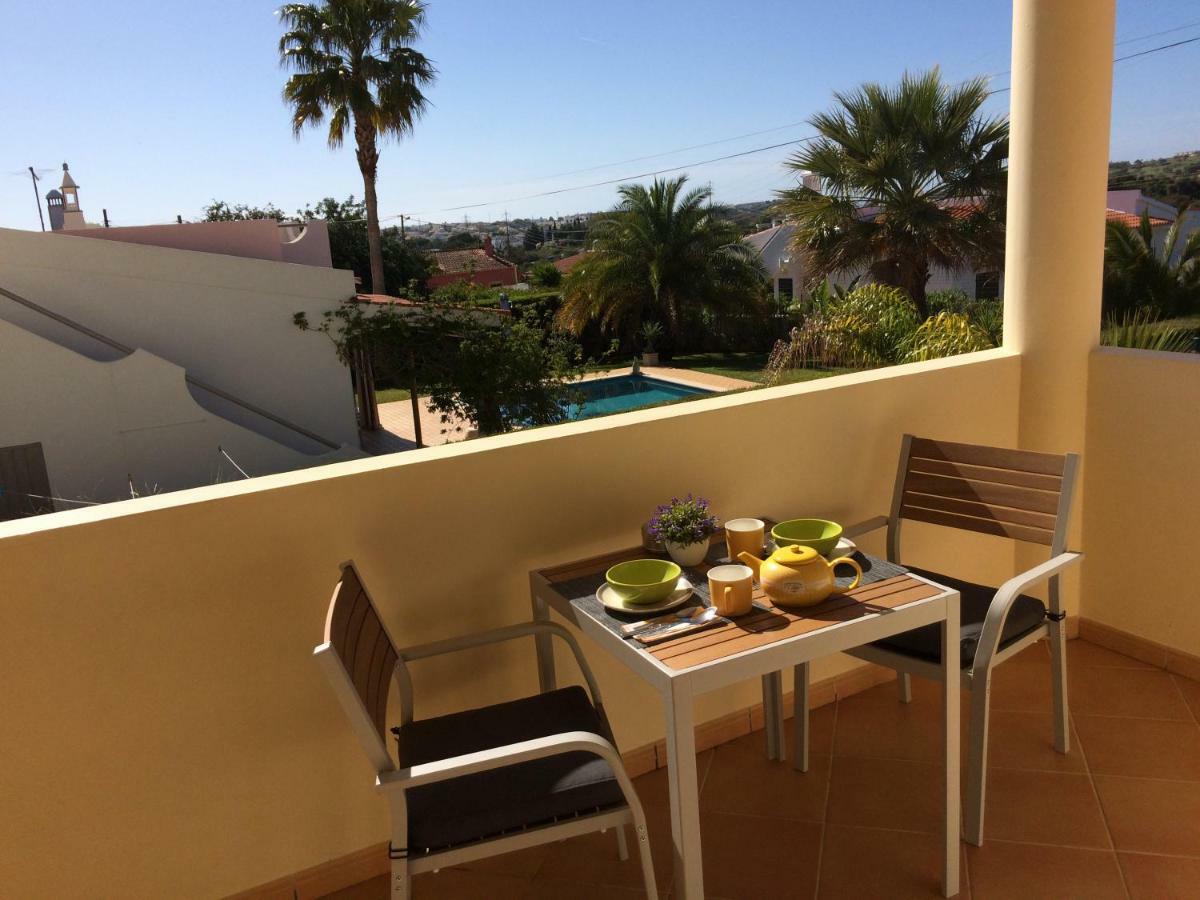 Villa Eber - Independent 1 & 2 Bedroom Apartments, Pool, Air Con, Fast Wi-Fi, Near Old Town Of Albufeira And Beaches מראה חיצוני תמונה