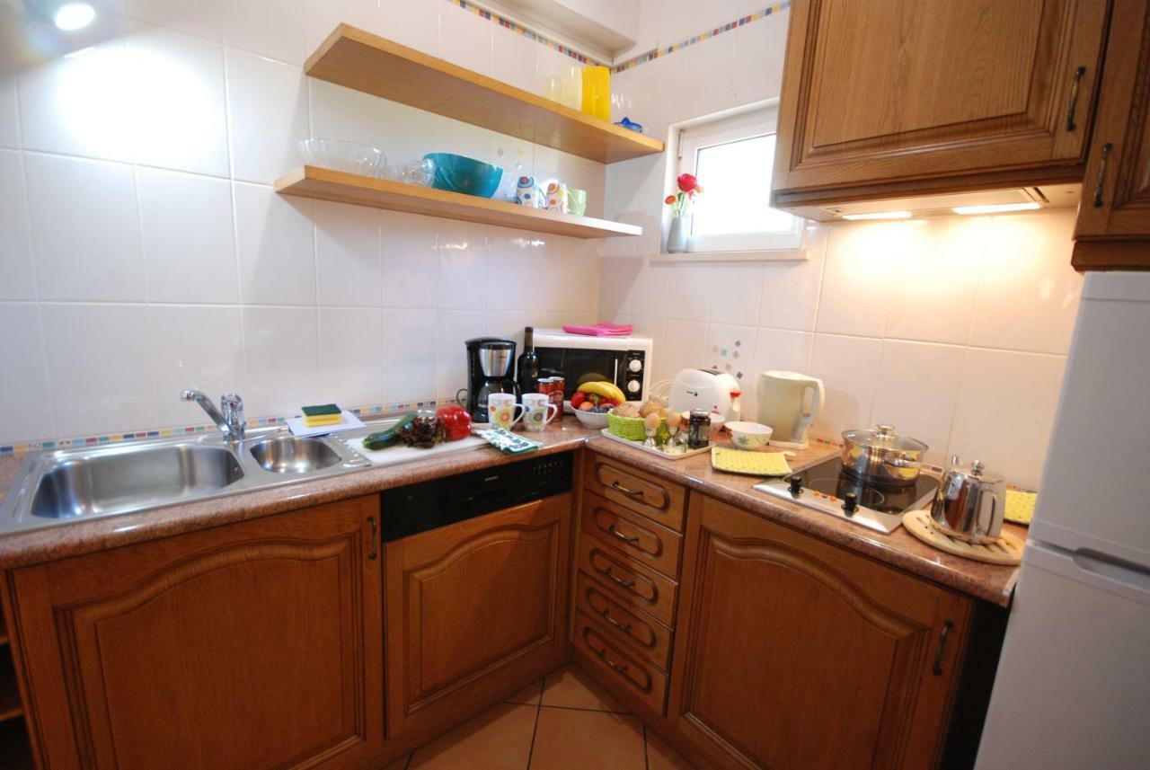 Villa Eber - Independent 1 & 2 Bedroom Apartments, Pool, Air Con, Fast Wi-Fi, Near Old Town Of Albufeira And Beaches מראה חיצוני תמונה
