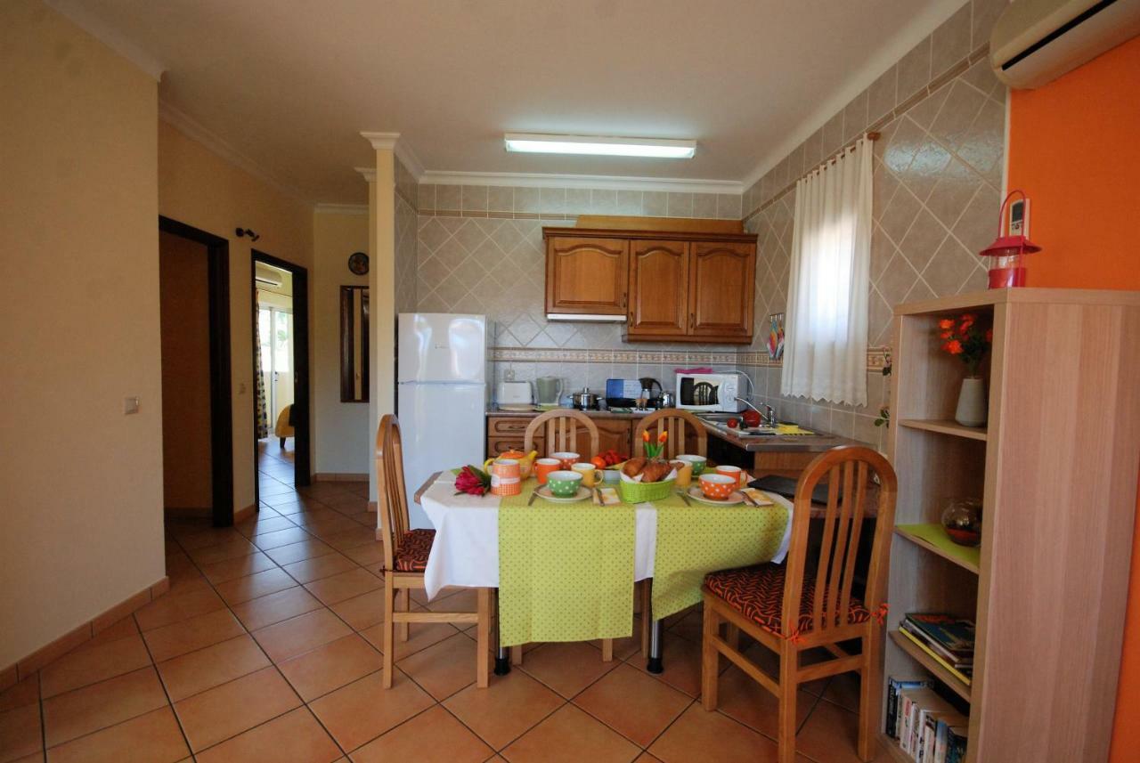 Villa Eber - Independent 1 & 2 Bedroom Apartments, Pool, Air Con, Fast Wi-Fi, Near Old Town Of Albufeira And Beaches מראה חיצוני תמונה